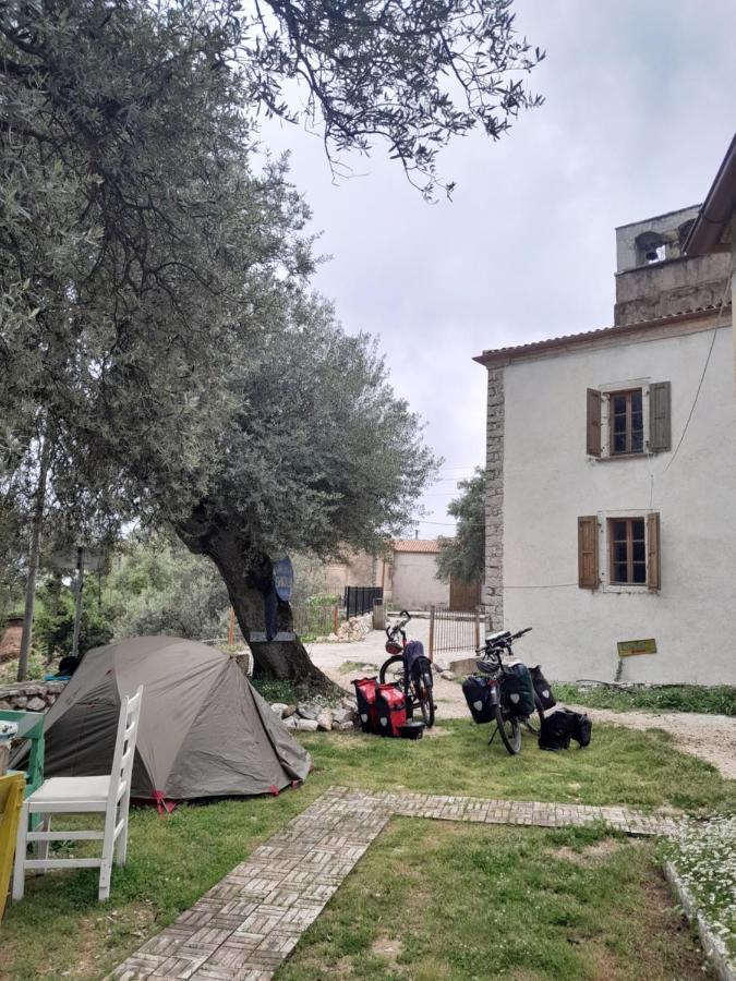 Shkolla Hostel & Camping Vuno Exterior foto